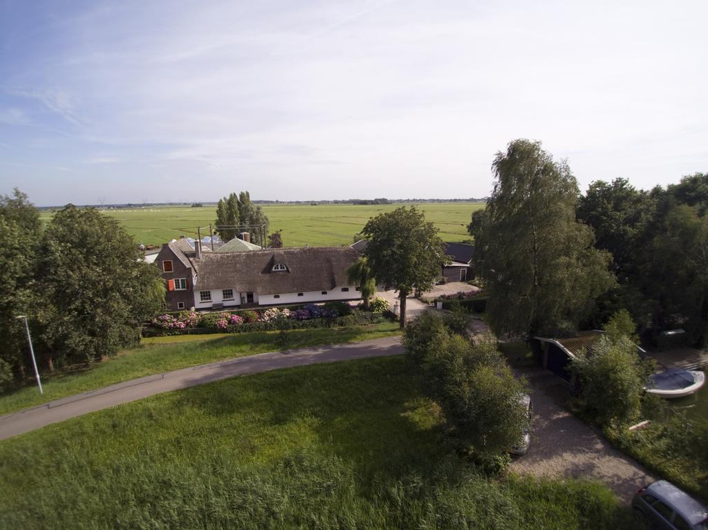 Boerderij Honswijck Guest House Веесп Екстериор снимка